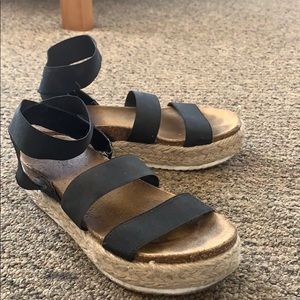 Platform sandals